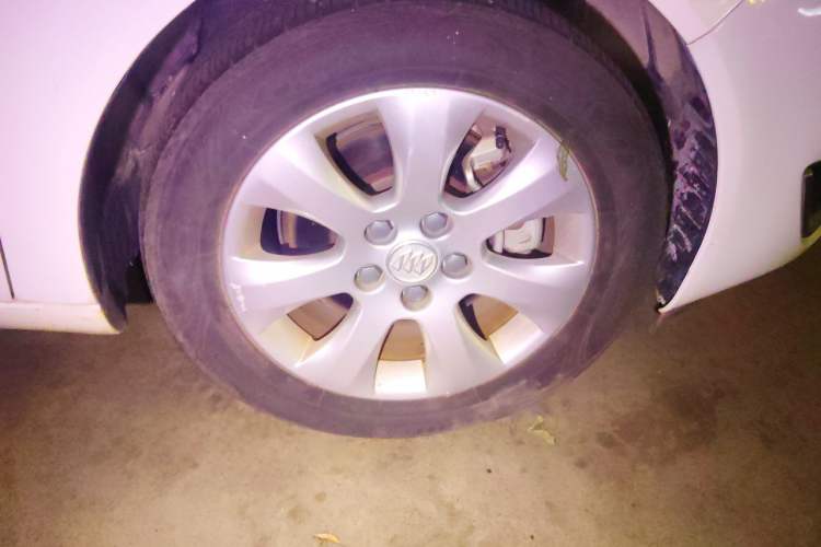 Used Buick Regal 2015 1.6T Elite Tech Model Right Front Wheel Hub