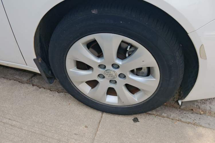 Used Buick Regal 2015 1.6T Elite Tech Model Right Front Wheel Hub