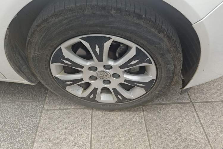 Used Buick Regal 2015 2.0L Leading Fashion Edition Right Front Wheel Hub