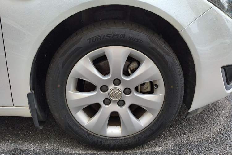 Used Buick Regal 2015 1.6T Elite Tech Model Right Front Wheel Hub