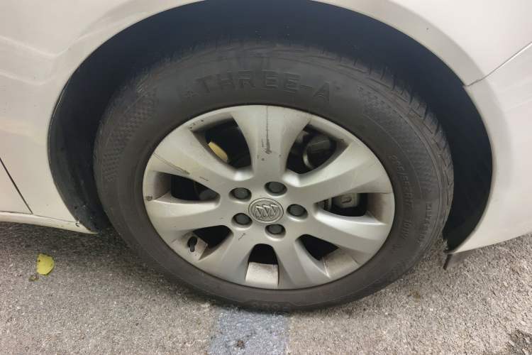 Used Buick Regal 2015 1.6T Elite Tech Model Right Front Wheel Hub