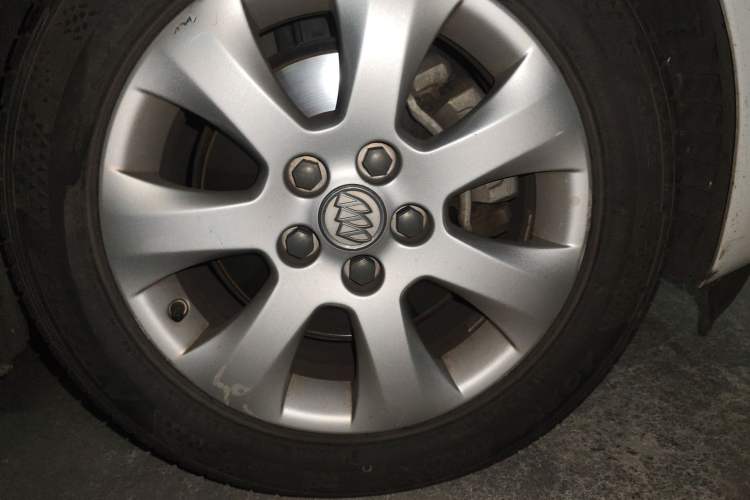 Used Buick Regal 2015 1.6T Elite Tech Model Right Front Wheel Hub