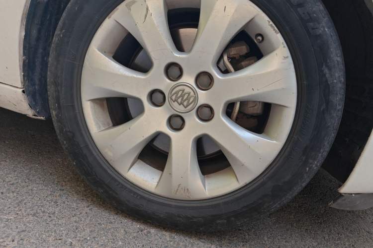 Used Buick Regal 2015 1.6T Leading Technology Model Right Front Wheel Hub
