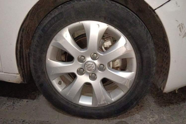 Used Buick Regal 2015 2.0L Leading Fashion Edition Right Front Wheel Hub