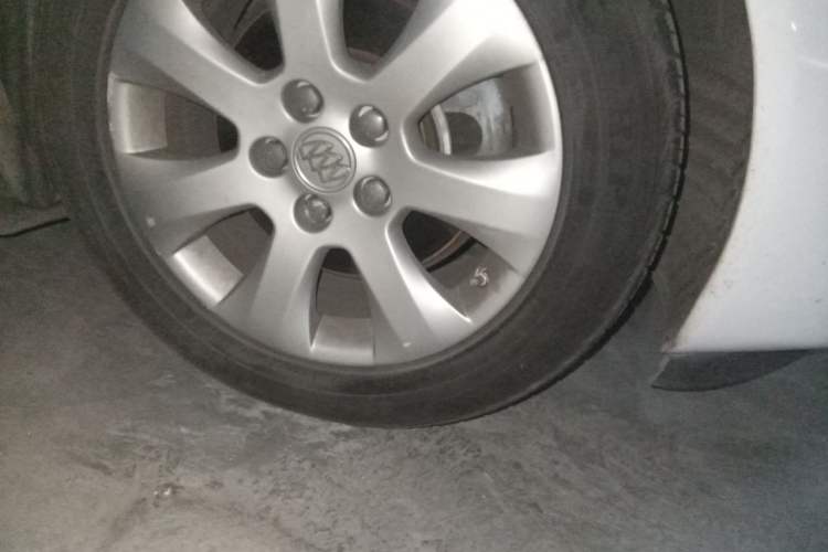 Used Buick Regal 2015 1.6T Elite Tech Model Right Front Wheel Hub