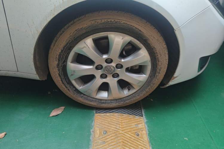 Used Buick Regal 2015 1.6T Elite Tech Model Right Front Wheel Hub