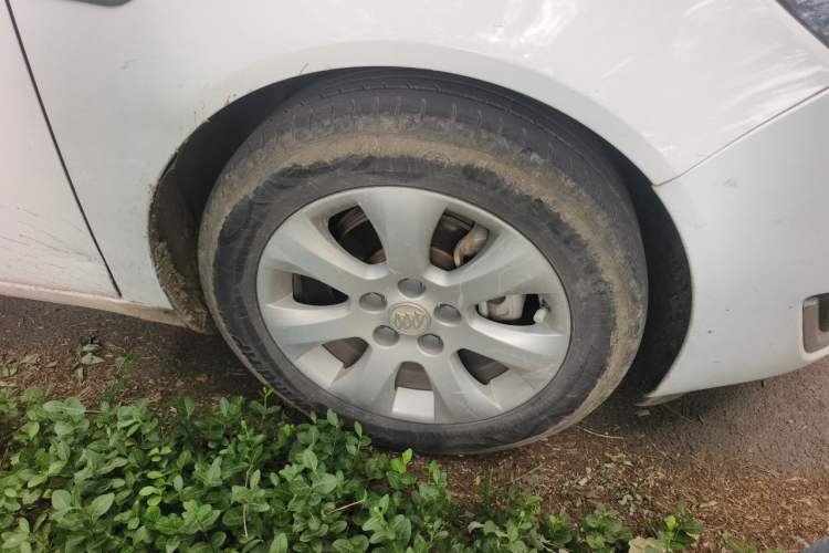 Used Buick Regal 2015 2.0L Leading Fashion Edition Right Front Wheel Hub