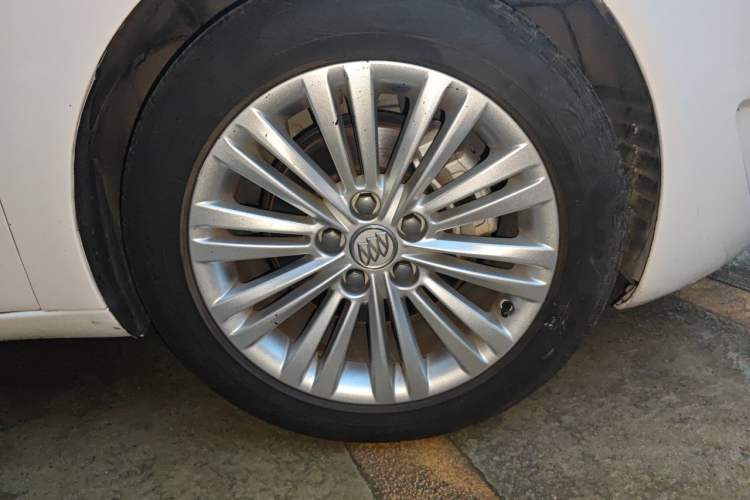 Used Buick Regal 2015 1.6T Elite Tech Model Right Front Wheel Hub