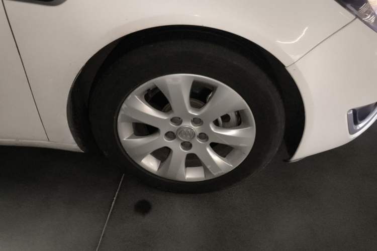 Used Buick Regal 2015 1.6T Elite Tech Model Right Front Wheel Hub