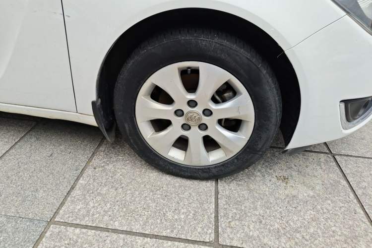 Used Buick Regal 2015 1.6T Elite Tech Model Right Front Wheel Hub