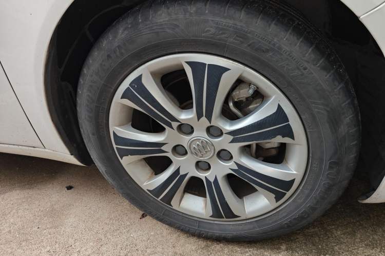 Used Buick Regal 2015 1.6T Elite Tech Model Right Front Wheel Hub