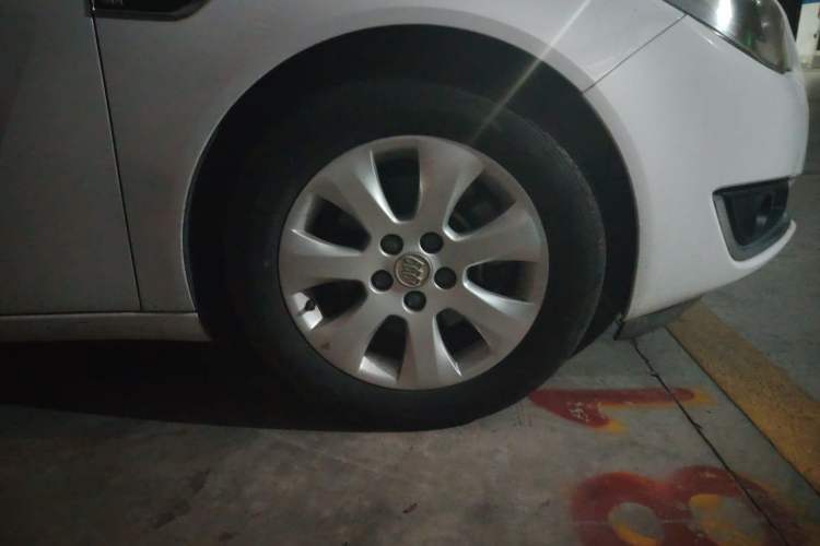 Used Buick Regal 2015 1.6T Elite Tech Model Right Front Wheel Hub