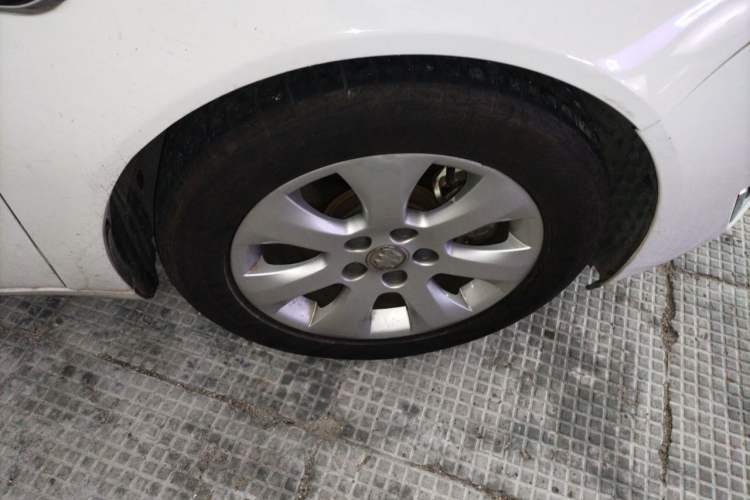 Used Buick Regal 2015 1.6T Elite Tech Model Right Front Wheel Hub
