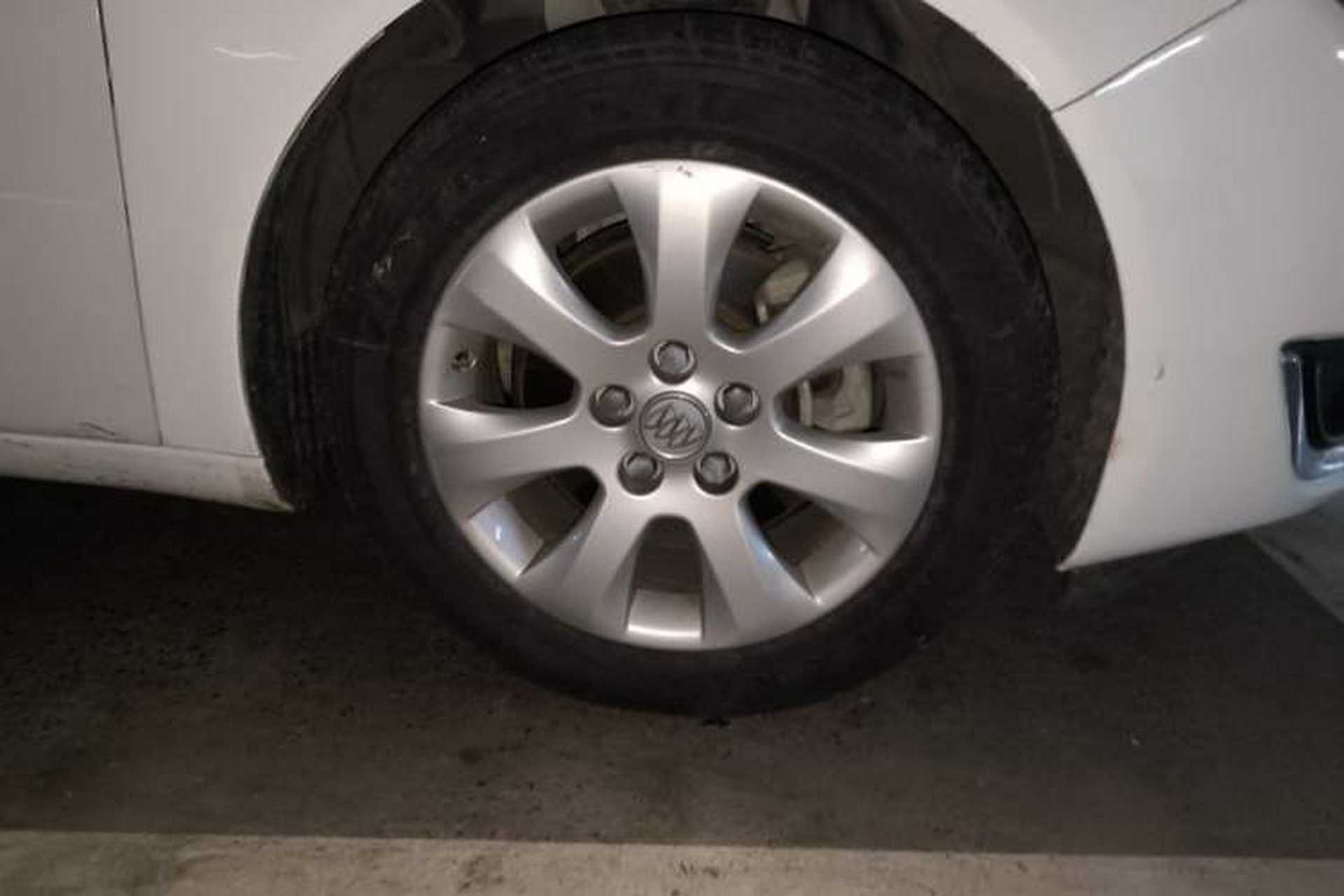Used Buick Regal 2015 1.6T Leading Technology Model Right Front Wheel Hub