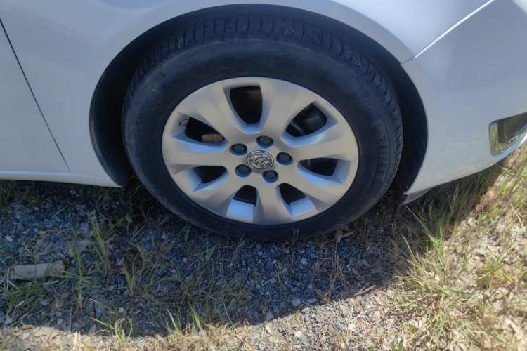 Used Buick Regal 2015 1.6T Leading Technology Model Right Front Wheel Hub