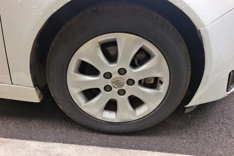 Used Buick Regal 2015 1.6T Leading Technology Model Right Front Wheel Hub