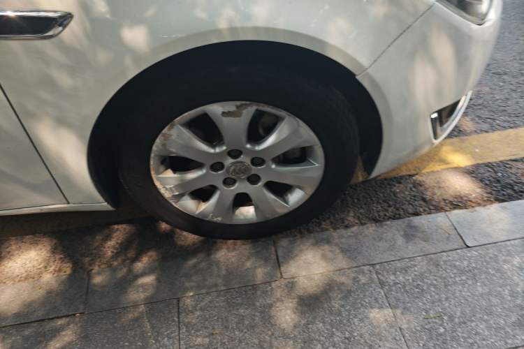 Used Buick Regal 2015 1.6T Leading Technology Model Right Front Wheel Hub