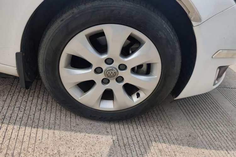 Used Buick Regal 2015 1.6T Leading Technology Model Right Front Wheel Hub