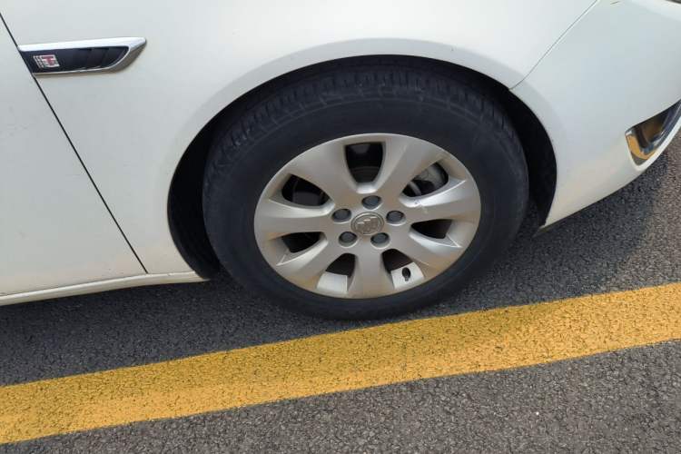 Used Buick Regal 2015 1.6T Leading Technology Model Right Front Wheel Hub