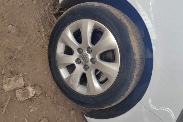 Used Buick Regal 2015 1.6T Leading Technology Model Right Front Wheel Hub