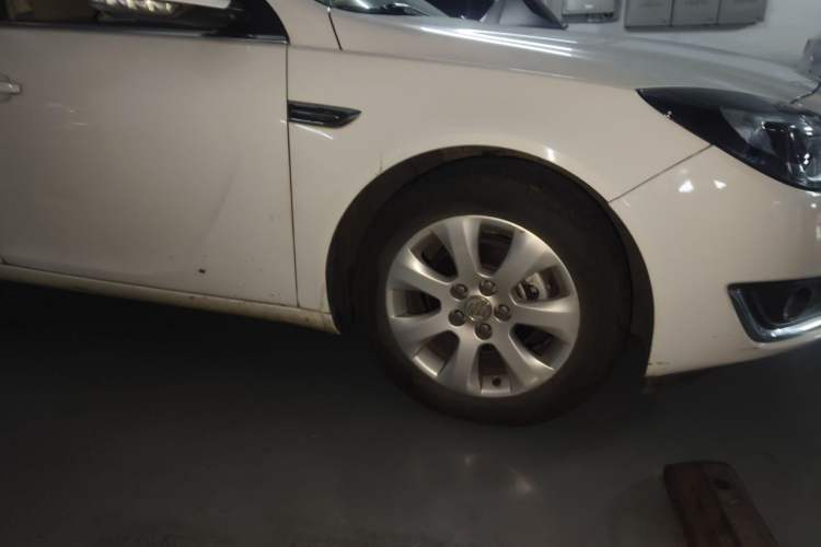 Used Buick Regal 2015 2.0L Leading Fashion Edition Right Front Wheel Hub