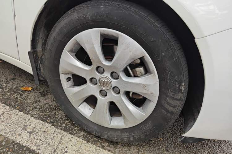 Used Buick Regal 2015 1.6T Elite Tech Model Right Front Wheel Hub