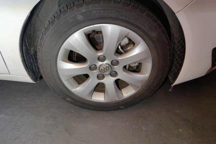 Used Buick Regal 2015 1.6T Elite Tech Model Right Front Wheel Hub