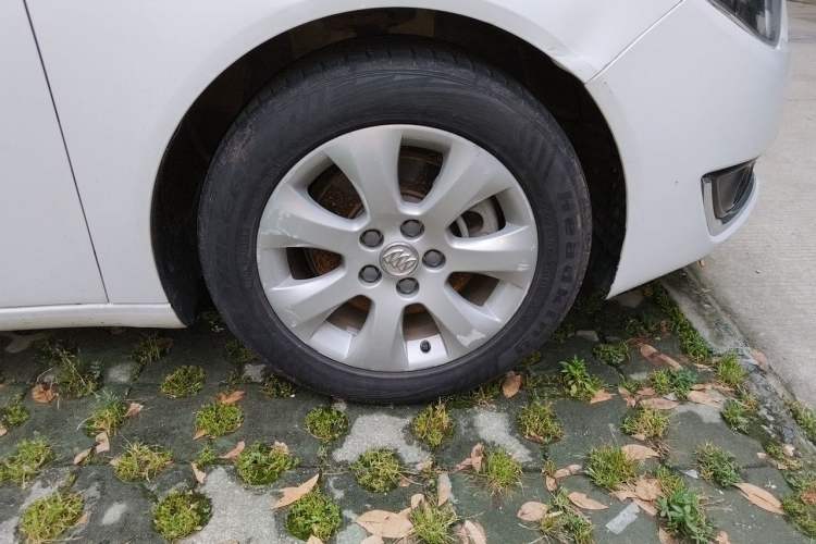 Used Buick Regal 2015 1.6T Leading Technology Model Right Front Wheel Hub