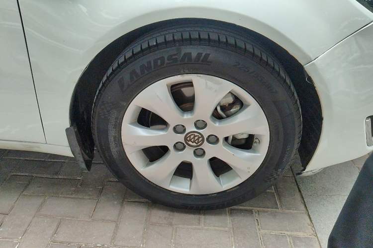 Used Buick Regal 2015 1.6T Leading Technology Model Right Front Wheel Hub