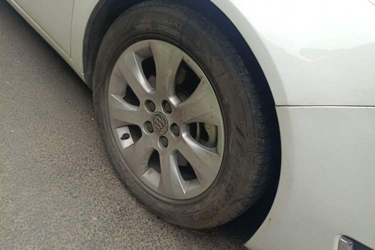 Used Buick Regal 2015 1.6T Fashion Tech Model Right Front Wheel Hub