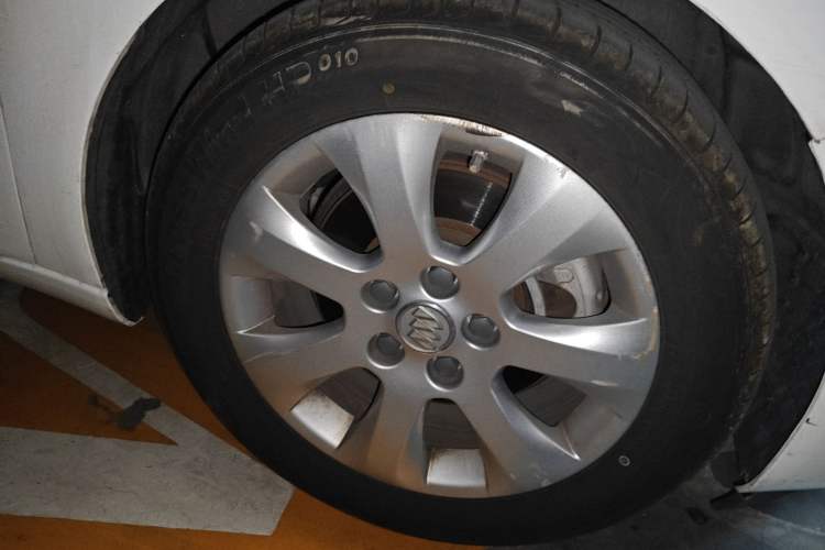 Used Buick Regal 2015 1.6T Elite Tech Model Right Front Wheel Hub