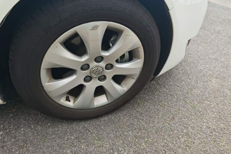 Used Buick Regal 2015 1.6T Leading Technology Model Right Front Wheel Hub