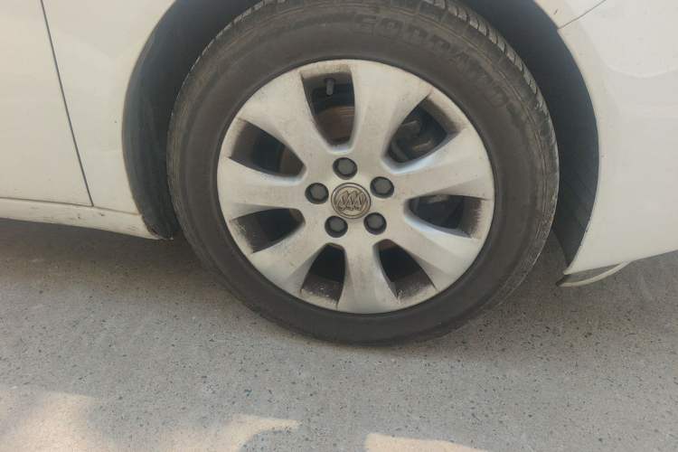 Used Buick Regal 2015 2.0L Leading Fashion Edition Right Front Wheel Hub