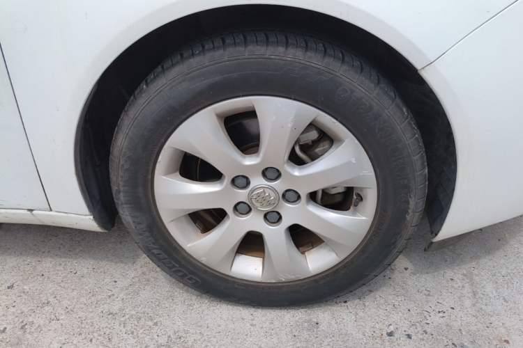 Used Buick Regal 2015 1.6T Leading Technology Model Right Front Wheel Hub