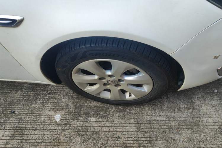 Used Buick Regal 2015 2.0L Elite Fashion Edition Right Front Wheel Hub