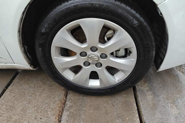 Used Buick Regal 2015 1.6T Elite Tech Model Right Front Wheel Hub