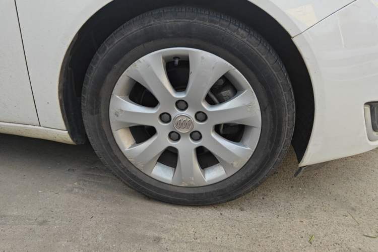 Used Buick Regal 2015 1.6T Leading Technology Model Right Front Wheel Hub