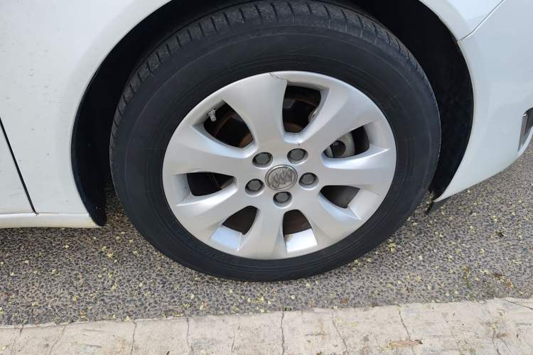 Used Buick Regal 2015 2.0L Leading Fashion Edition Right Front Wheel Hub