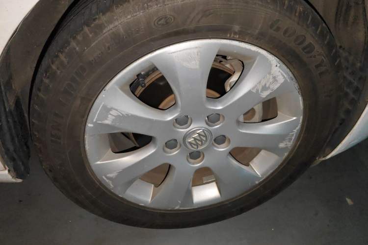 Used Buick Regal 2015 2.0L Leading Fashion Edition Right Front Wheel Hub