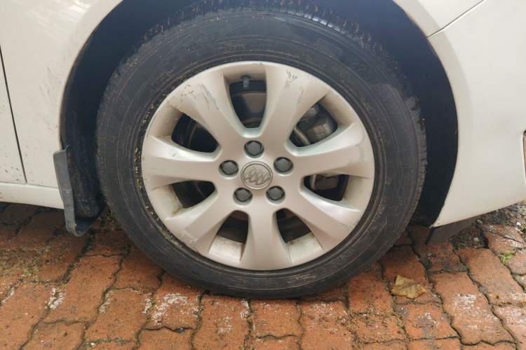 Used Buick Regal 2015 1.6T Leading Technology Model Right Front Wheel Hub