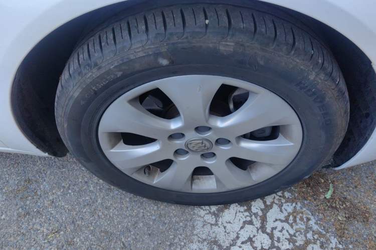 Used Buick Regal 2015 1.6T Elite Tech Model Right Front Wheel Hub