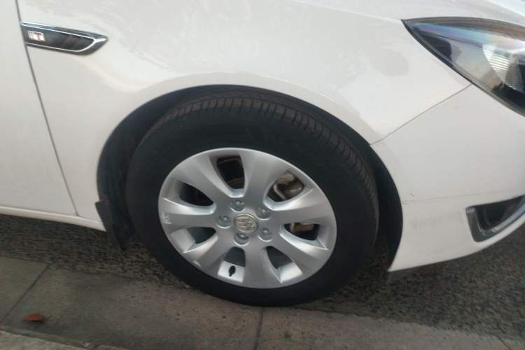 Used Buick Regal 2015 1.6T Leading Technology Model Right Front Wheel Hub