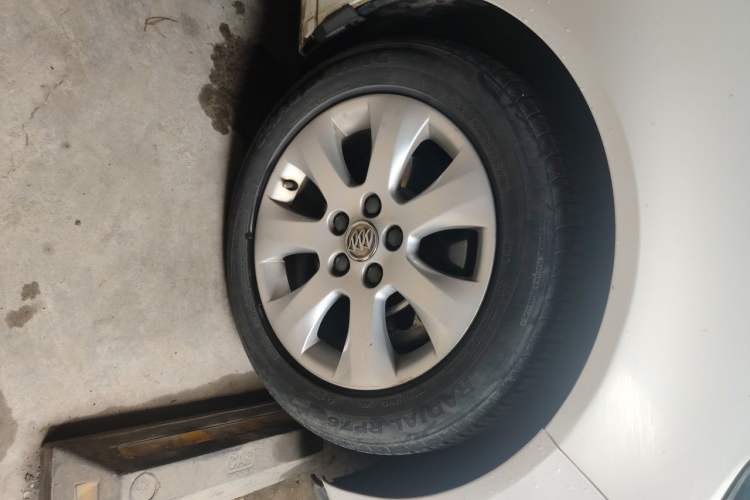 Used Buick Regal 2015 1.6T Elite Tech Model Right Front Wheel Hub