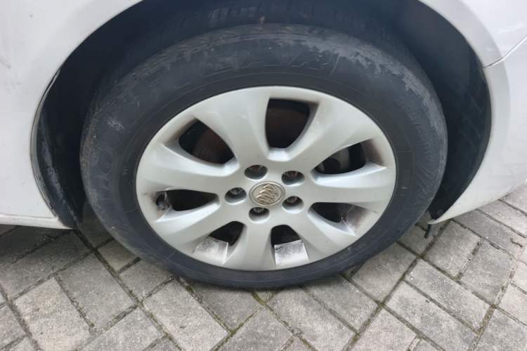 Used Buick Regal 2015 2.0L Leading Fashion Edition Right Front Wheel Hub