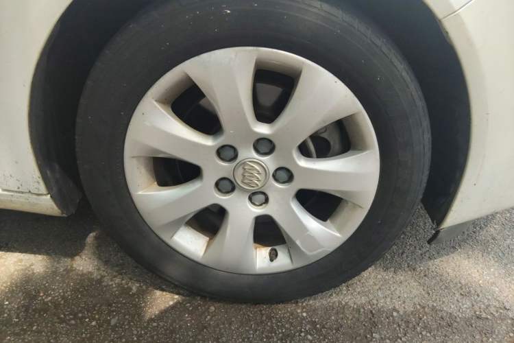 Used Buick Regal 2015 1.6T Leading Technology Model Right Front Wheel Hub