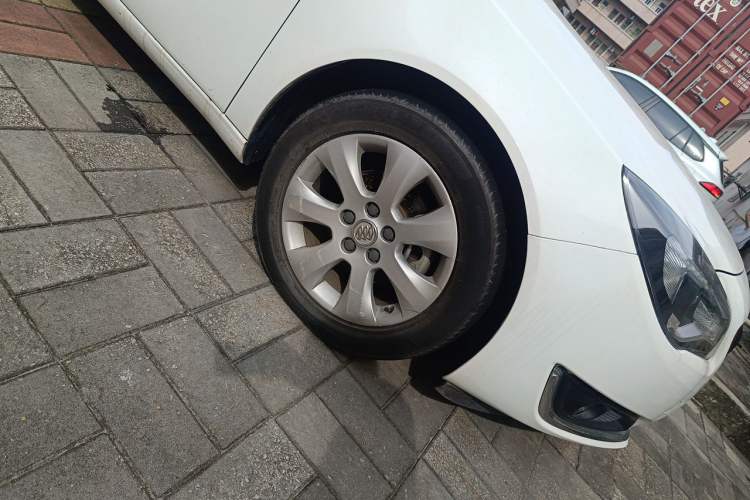 Used Buick Regal 2015 2.0L Elite Fashion Edition Right Front Wheel Hub