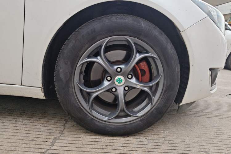 Used Buick Regal 2015 1.6T Elite Tech Model Right Front Wheel Hub