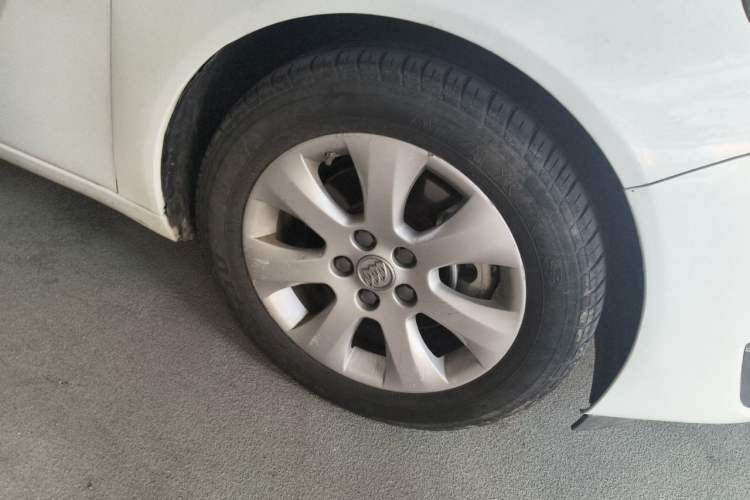 Used Buick Regal 2015 1.6T Leading Technology Model Right Front Wheel Hub