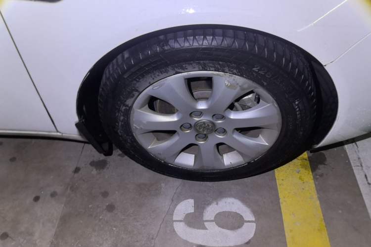Used Buick Regal 2015 1.6T Elite Tech Model Right Front Wheel Hub