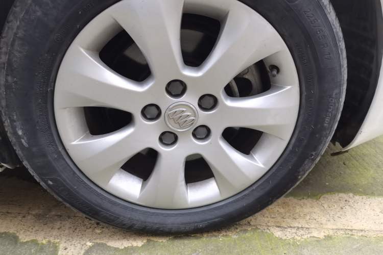 Used Buick Regal 2015 1.6T Elite Tech Model Right Front Wheel Hub